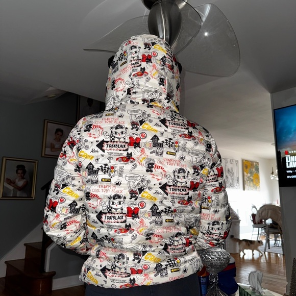 Graphic Print Hooded Jacket - Picture 3 of 5
